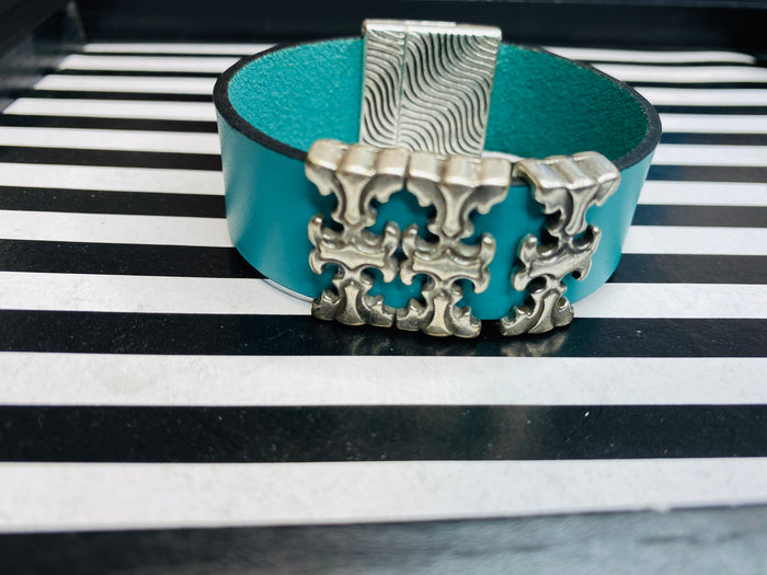 Seafom Green   “3 T" Silver Leather Bracelet