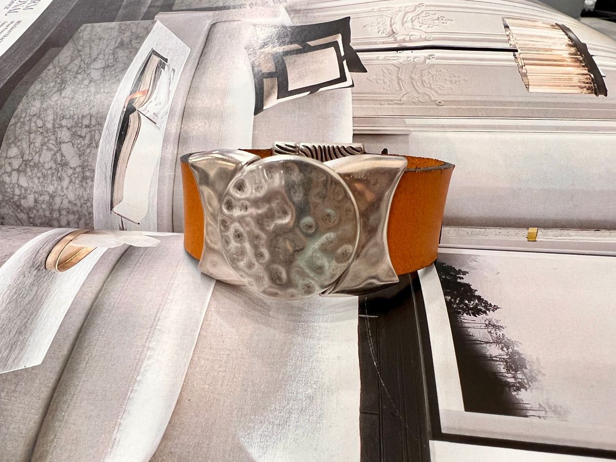 Mustard Western Look Silver Leather Bracelet