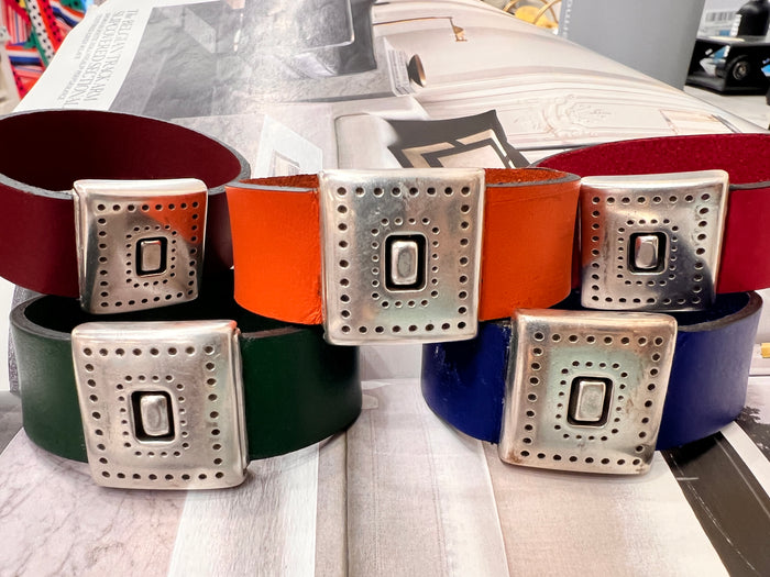 Hunter Green Belt Buckle Silver Leather Bracelet