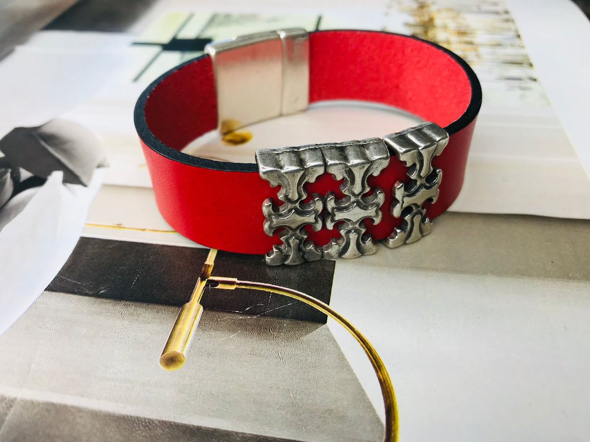Red "3 T" Silver Leather Bracelet